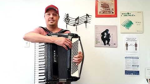 (SOLD!) - Petosa AM1100 ESM - double tone chamber (Carnegie Accordion Company)