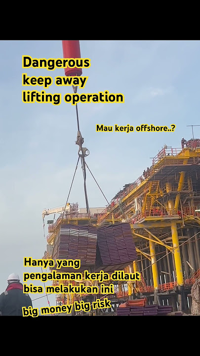 Dangerous lifting operation on progress #offshore #lifting #liftingsolutions