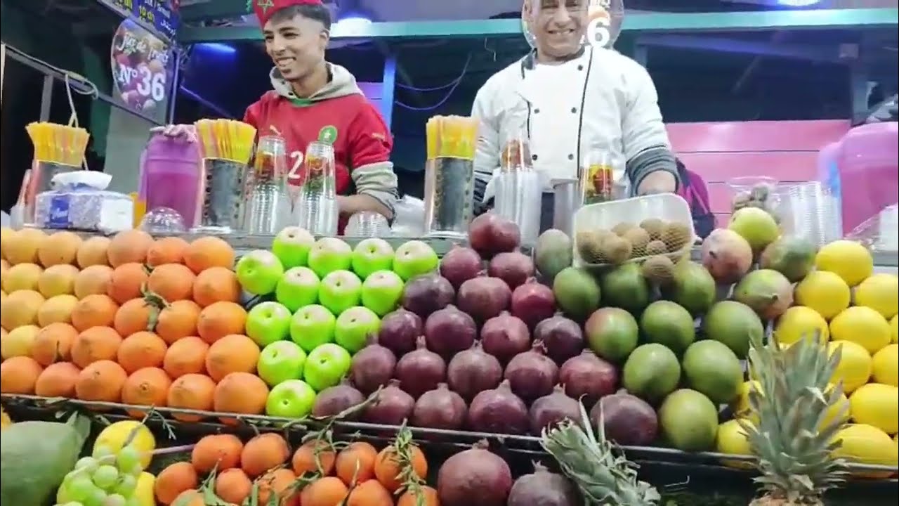 ماما مسكينة فرحانة راكبا في الپورش😂😂دنيا غزالة في المدينة الساحرة جامع الفنا 🇲🇦🇲🇦🇲🇦