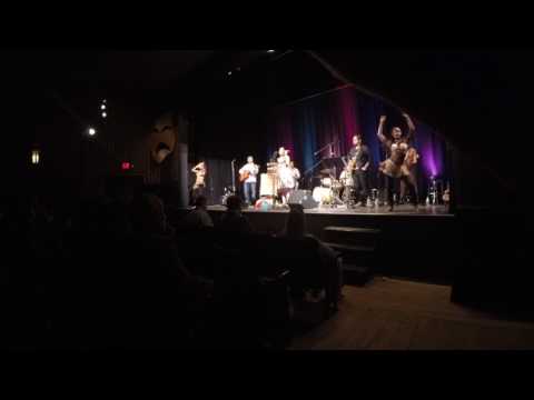 Os Clavelitos Covering