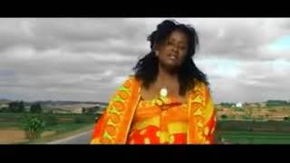 NINIE DONIAH - KOKIKO // Nouveauté Clip Gasy 2009