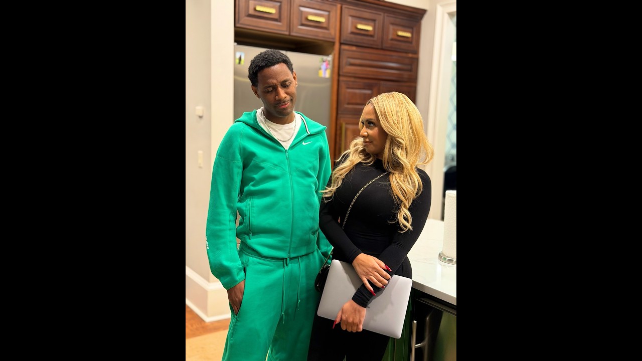 Когда Уэйн спрашивает Пиарри, доверяет ли он себе, находясь рядом с ней наедине!