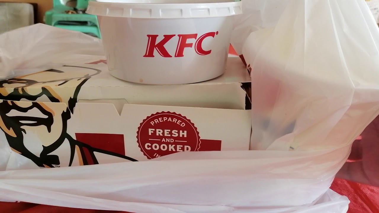 Unboxing KFC Festive Bucket (Original Recipe Only) - YouTube