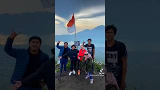 Ngantar kakak cantik mendaki gunung batur ✌