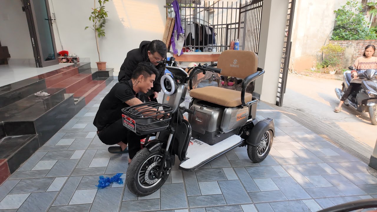 Giao xe 3 bánh X5 PRO chính hãng Hakimi mới nhất 2025 có thể chạy 120km/1 lần sạc