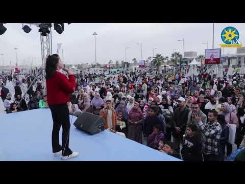 معرض القاهرة الدولي للكتاب الطفلة ملك تتألق في إلقاء الشعر