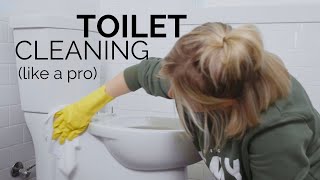 How to Clean a Toilet