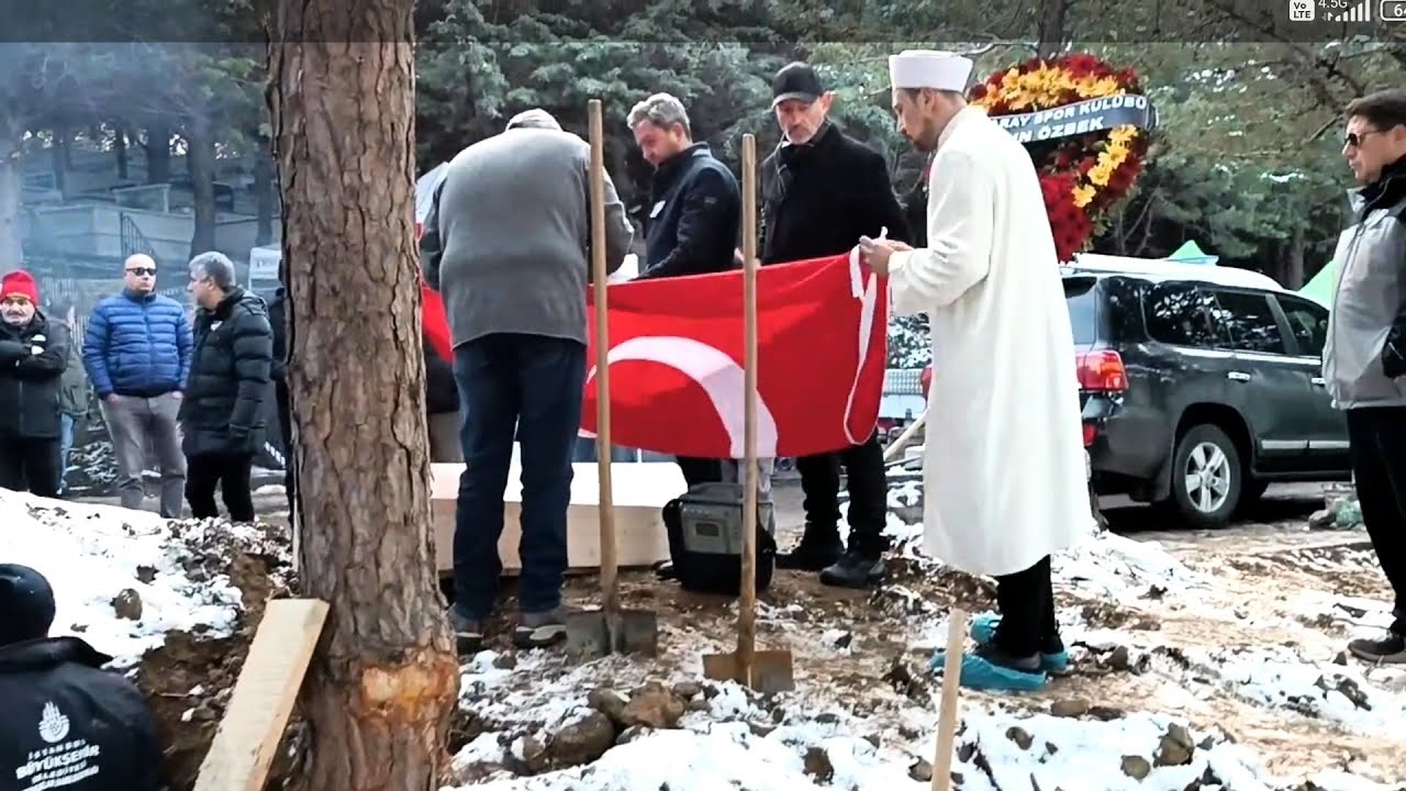 FUTBOL EFSANESİ GÖKMEN ÖZDENAK'IN TOPRAĞA VERİLİŞİ 