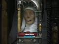 Ref:NDIsXHYt1Js La t�te de ste catherine expos�e : une exp�rience mystique et choquante � sienne