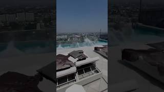 Chaos on the Rooftop: 7.7 Earthquake Strikes During Poolside Calm