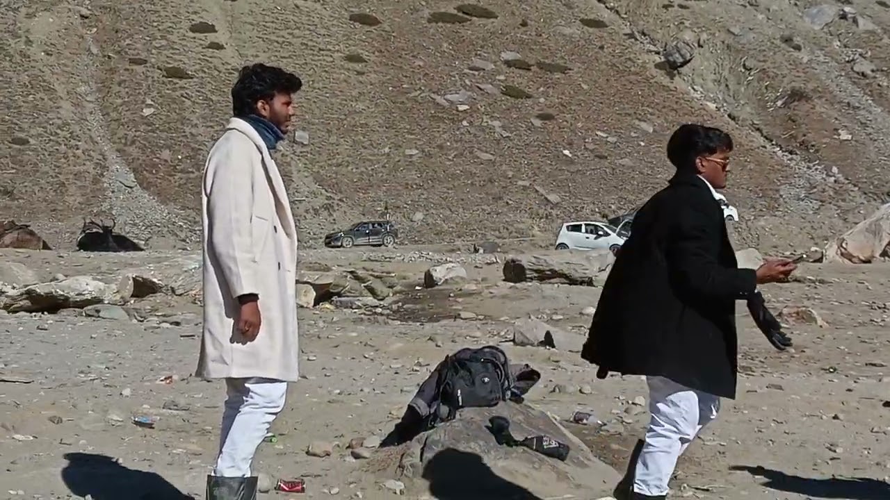 Manali to atal tunnel tourist Chennai aur Chandra rever ke kinar all river ice