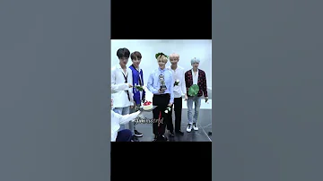 Jimin Take Cute Cap From RM And Wear It Till The End Of Show Minimoni 