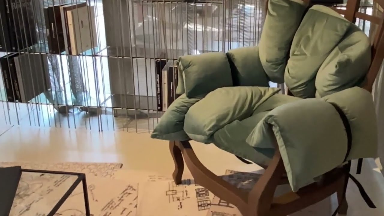 Design Italy presents 7 PILLOWS by Mogg