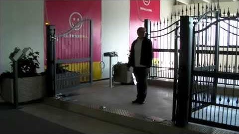 TAU SWING GATE OPERATOR WITH OBSTACLE DETECTION GATE SAFETY TECHNOLOGY @ THE ELECTRIC GATE STORE LTD