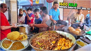 206-Year-Old Punjabi Indian Street Food 😍 Bhillu di Hatti Pardesi Nashta, Meshi Amritsari Naan