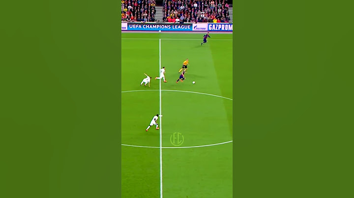 Iniesta doing his Iniesta things