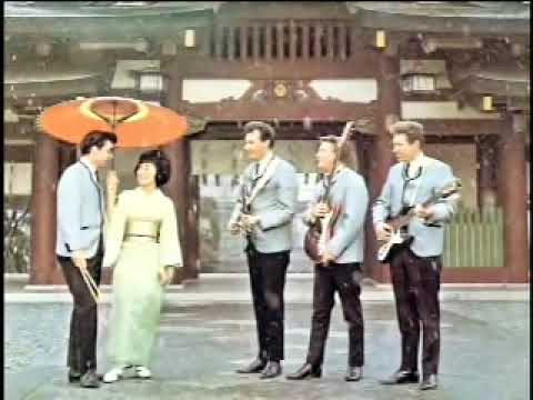 The Ventures Live 1965 - Medley - YouTube