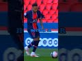 Neymar dits shorts football