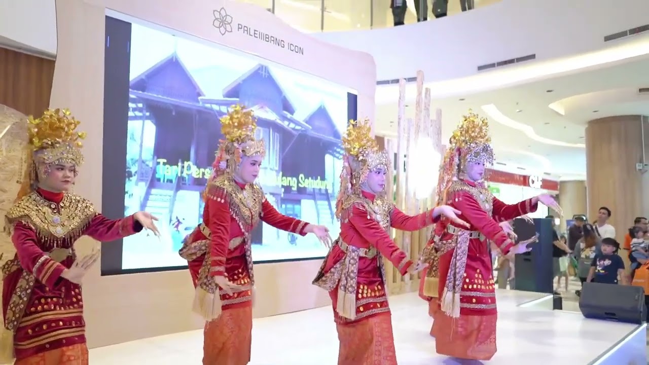 Tari Persembahan Sedulang Setudung Kabupaten Banyuasin di Pagelaran Tari Sanggar Musi 2024