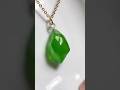 【UVレジン】100均鉱石用モールドでペリドットカラーのペンダントを作ってみました☆彡
