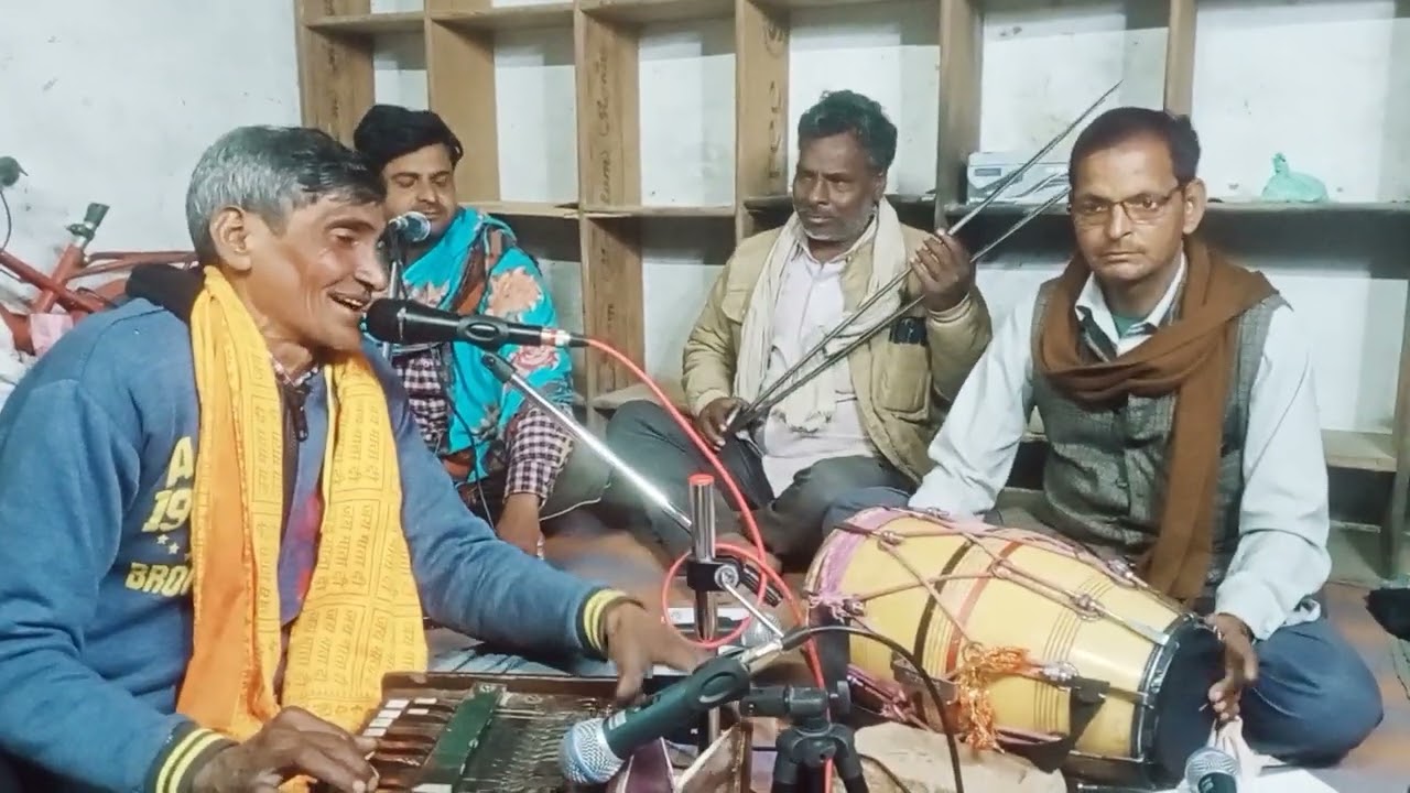 आवारा हवा का झोका हूं आ निकला हूं पल दो पल के लिए 