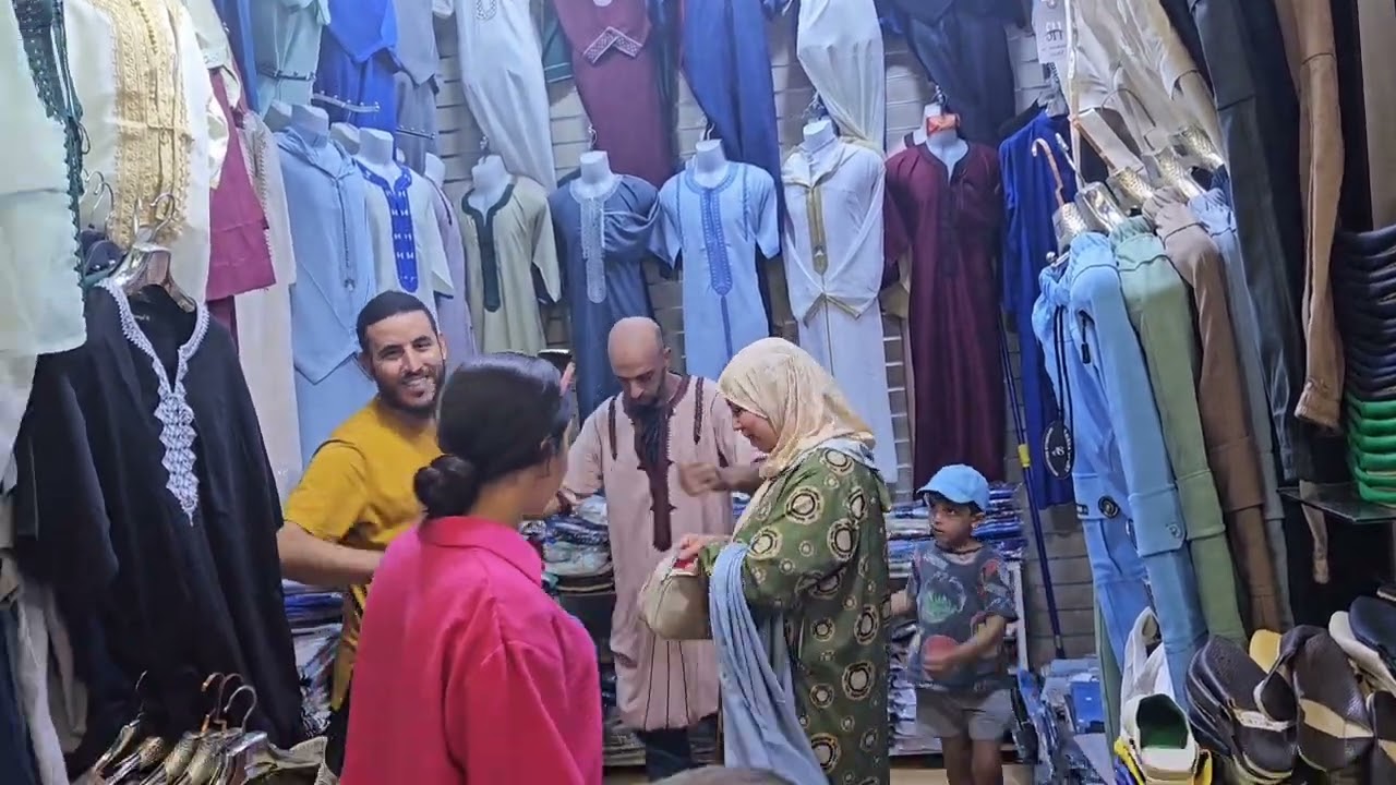 COMPRA de ropa en el zoco en Marruecos 🛍🇲🇦 Tanger