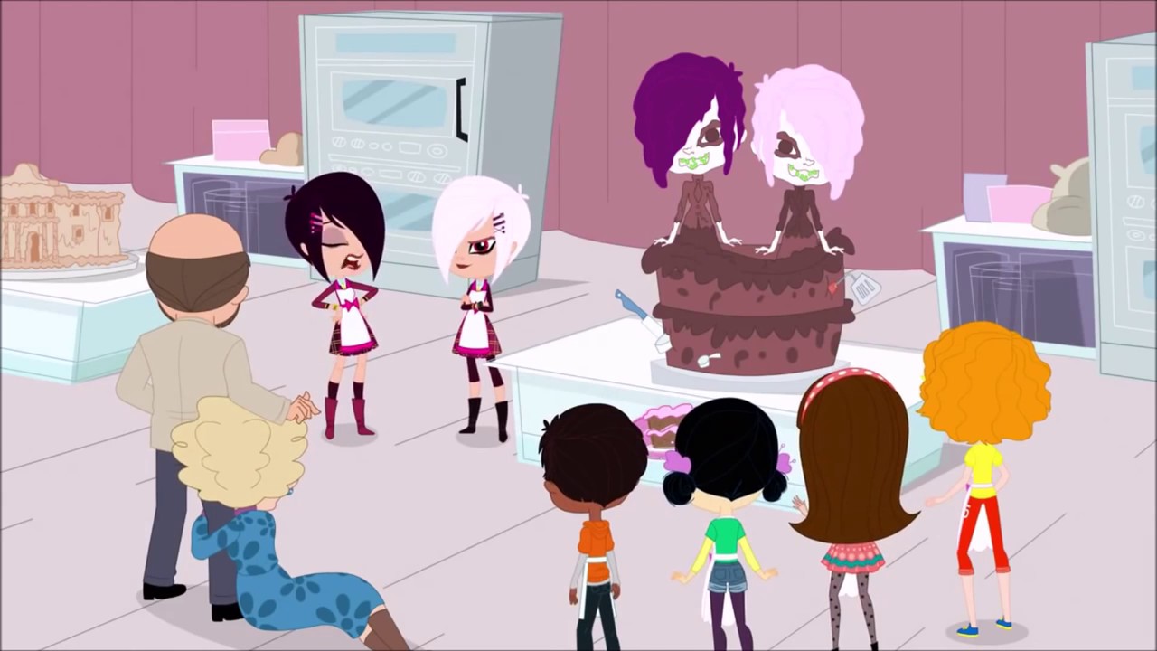 Littlest Pet Shop Brittany and Whittany Biskit's Heads Fall Off