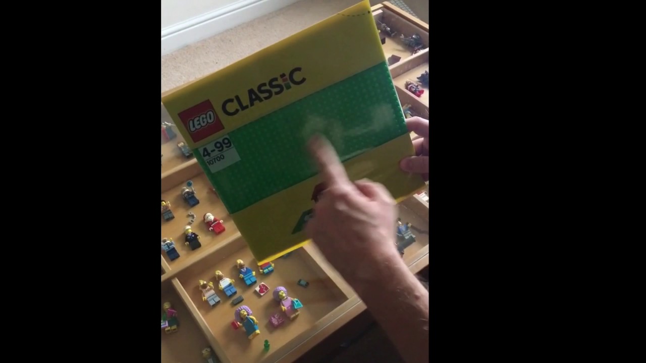Unboxing Lego Classic 10700 Green Baseplate
