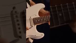 Jeff Beck Plays BEAUTIFUL Rendition of Over the Rainbow ?