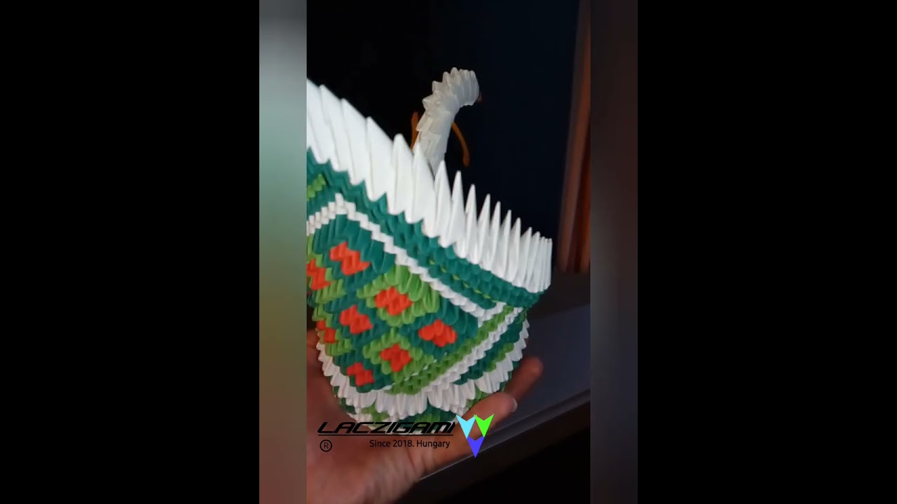 3D Origami Hatty&uacute;  #origami #3dorigami #swan #paperart #3dorigamiswan #papercraft #origamiart