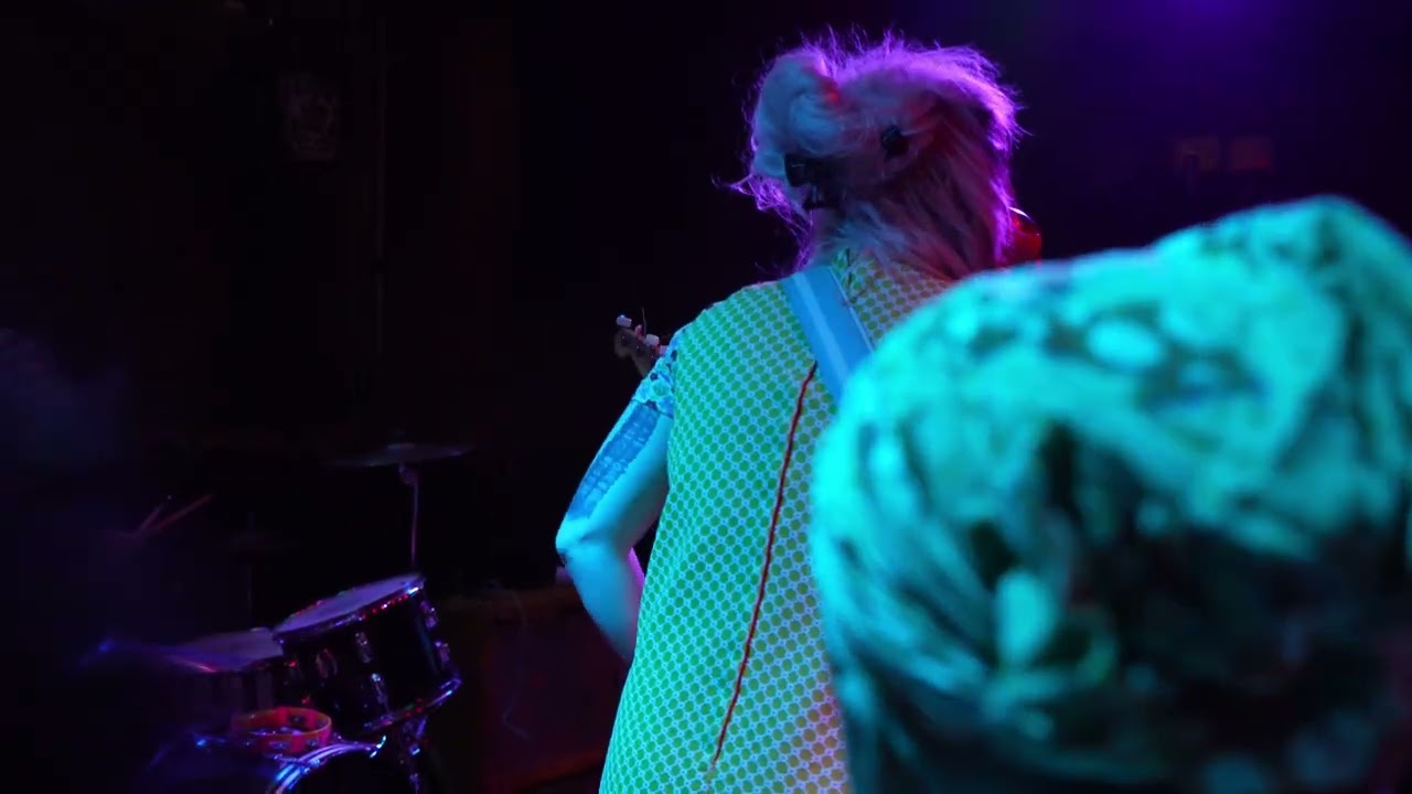 Mr Clit and the Pink Cigarettes, Laughing Stock 1-3-26