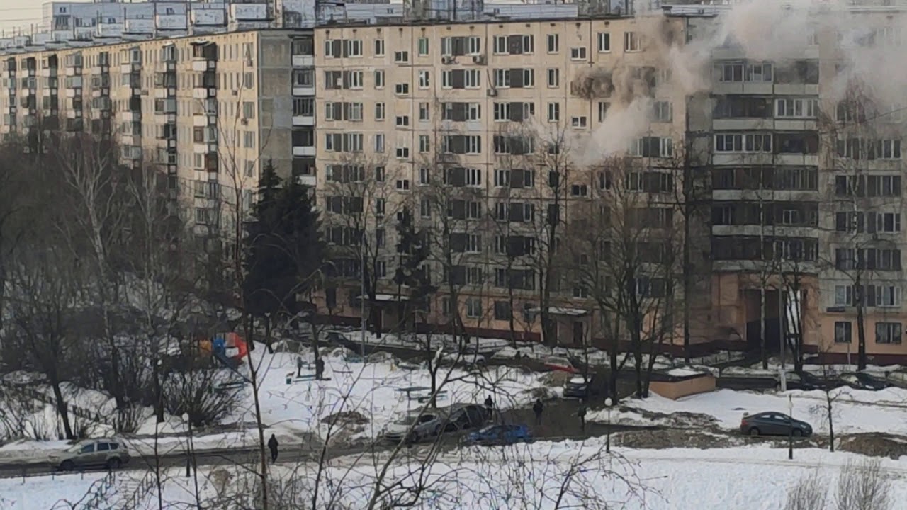 пожар на энтузиастов сегодня. пожар в барнауле на энтузиастов фото. аллея жемчуговой 9 этажки фото. стачек 172 пожар. пожар в саратове в заводском районе энтузиастов 9 а.