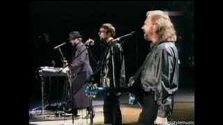 Bee Gees — Stayin&#39; Alive / Outro (Live at Estadio Boca Juniors 1998 - One Night Only)