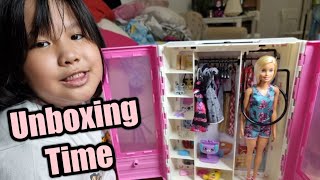 Conjunto Closet Armário De Luxo Da Boneca Menina Loira Barbie - Acompanha Roupas  Roupinhas E Acessórios - Mattel Brinquedos no Shoptime