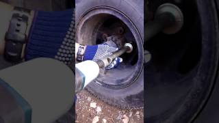 トラック　タイヤ交換　１インチ　41ｍｍナット　電動インパクト　衝撃の衝撃　ＢＯＳＣＨ