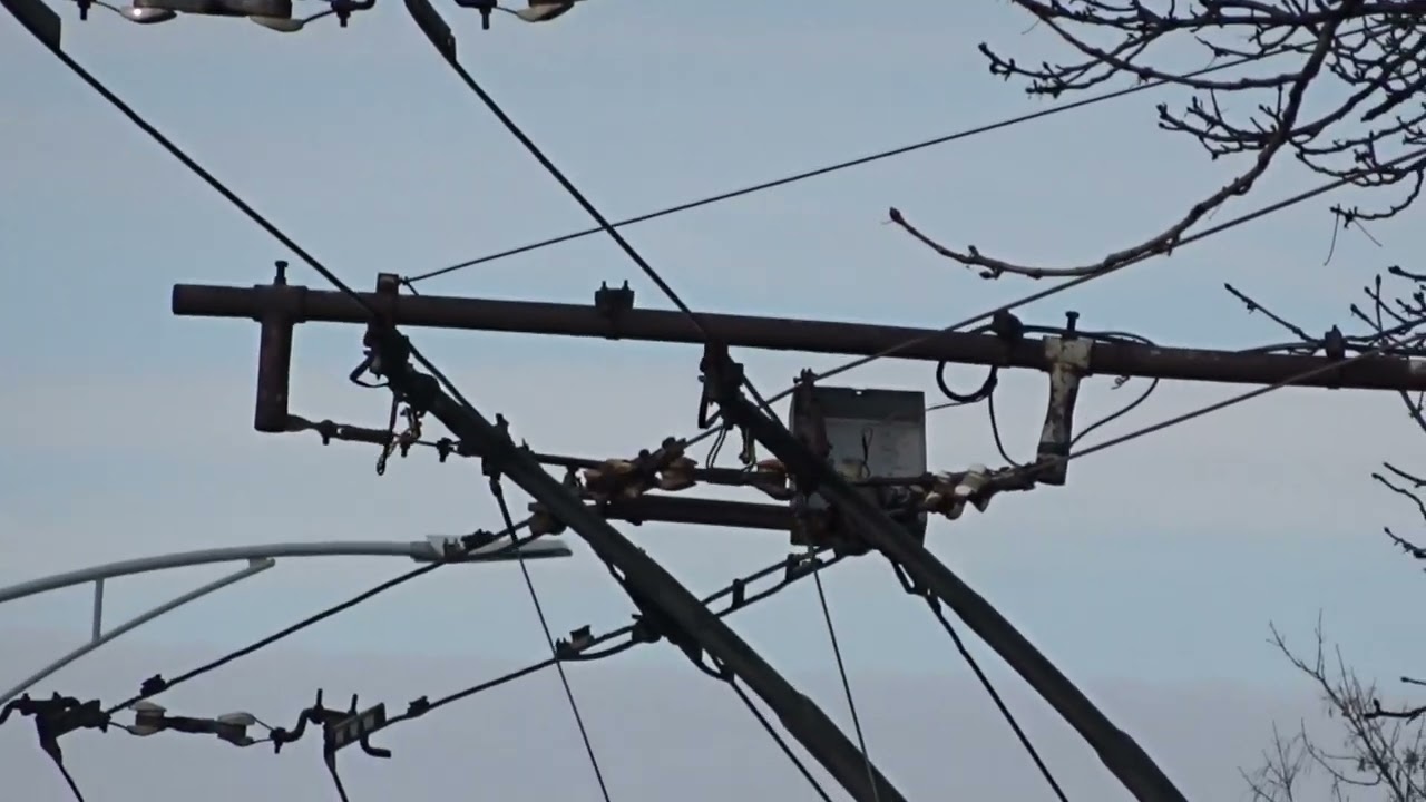 Automatic high-speed trolleybus arrow in Bucharest. How trolleybuses turn right and left