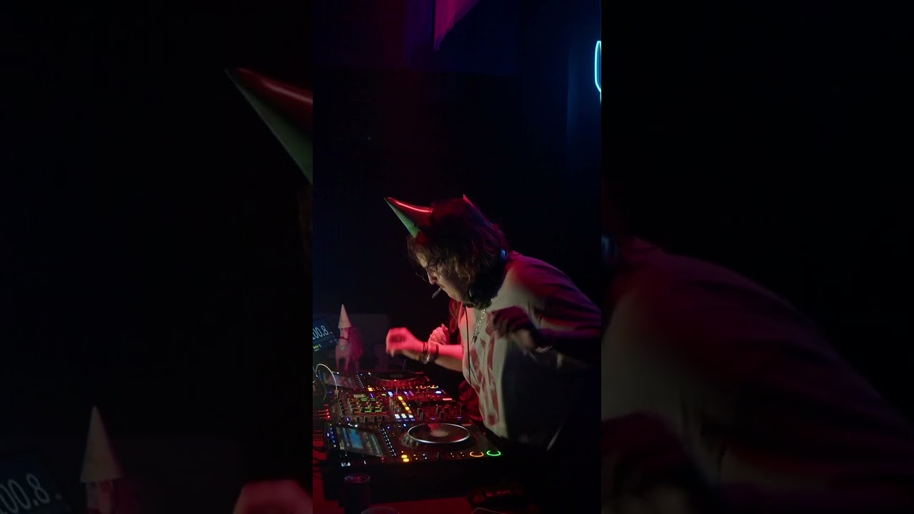 Check out the B2B from GALOPP & UNKNOWN SUBSTANCE @ Wavesystem (Kiosk, Luzern)