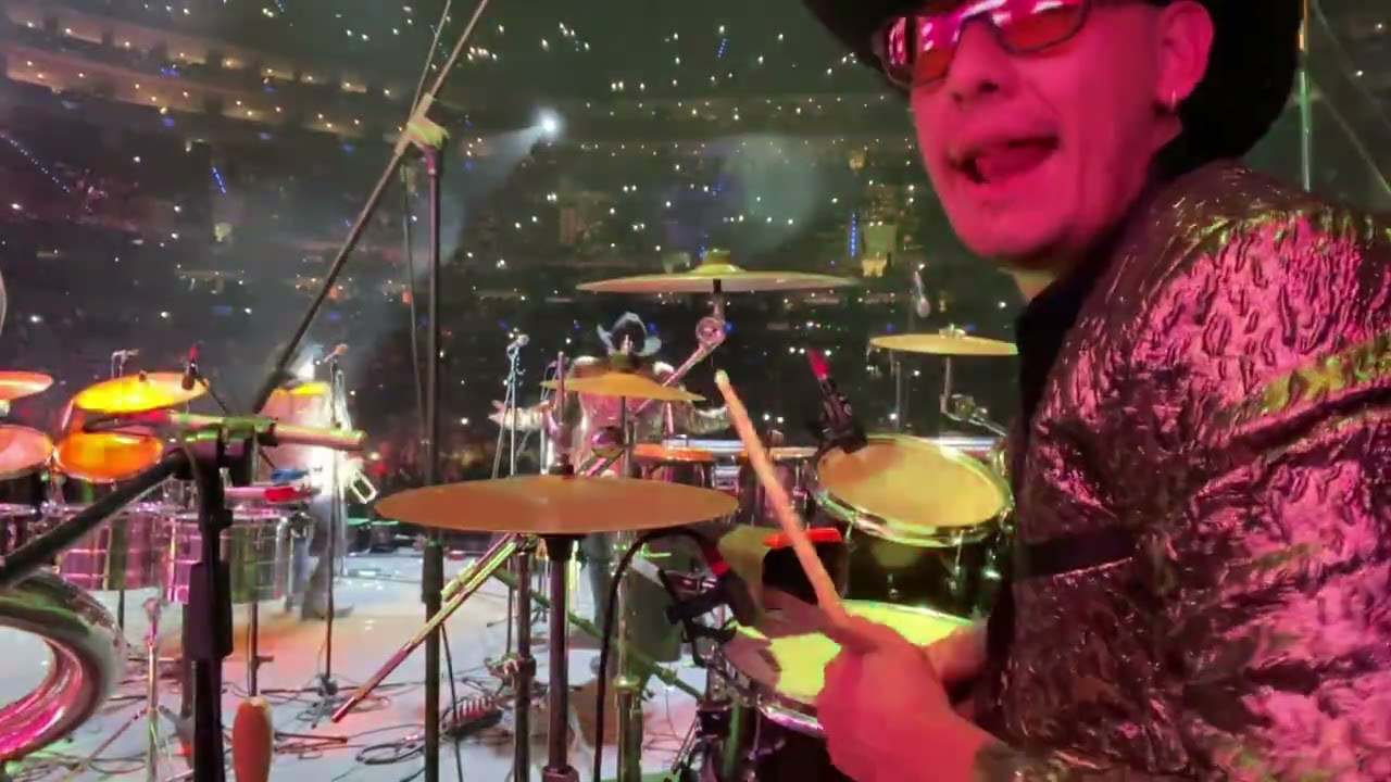 Volvió el dolor - Brazeros musical En vivo desde #arenacdmx  #brazerosmusical #drummer #drumcam 