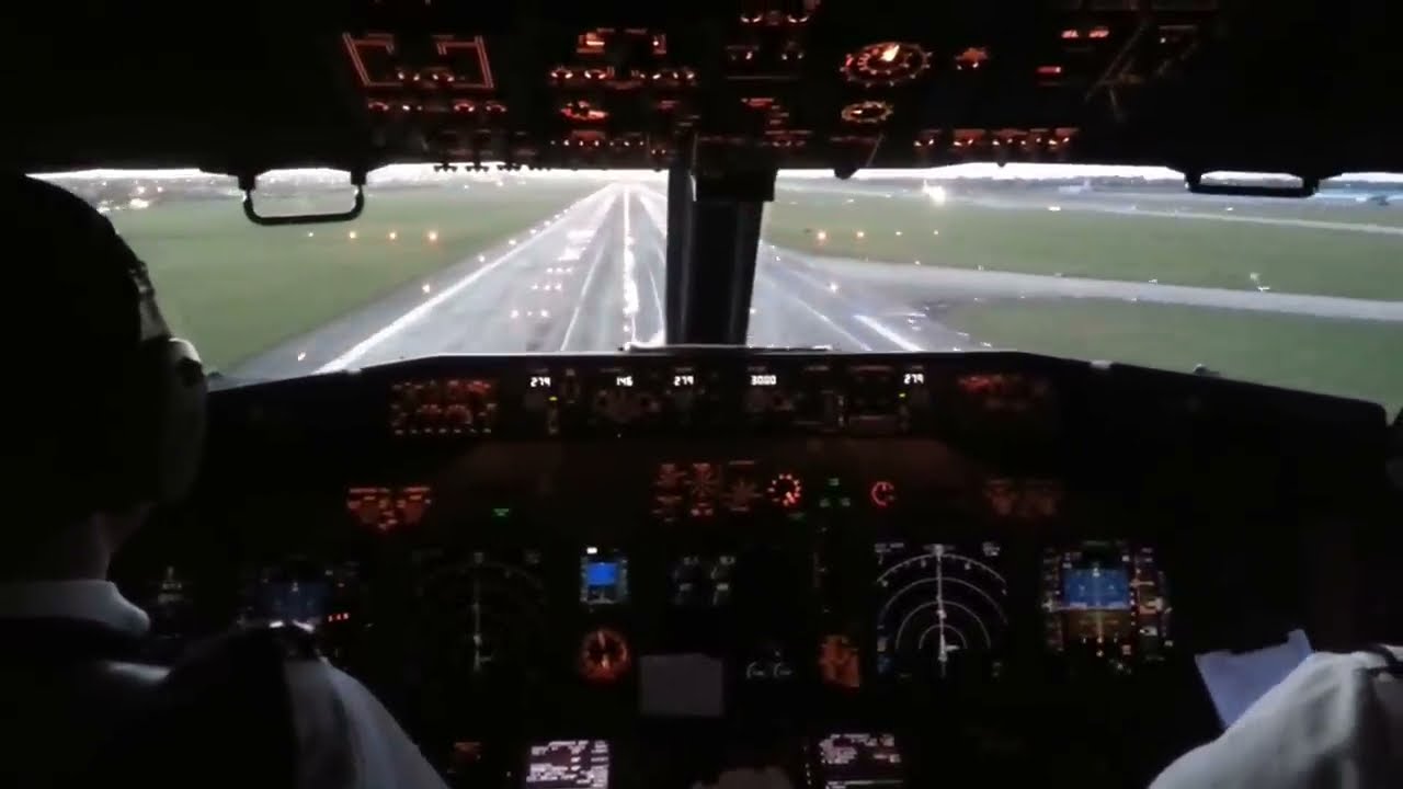 Boeing 737 800 Landing In Dublin Cockpit View