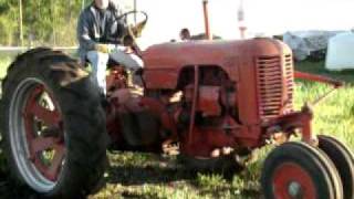 DC Case pulling a 2 bottom plow.AVI