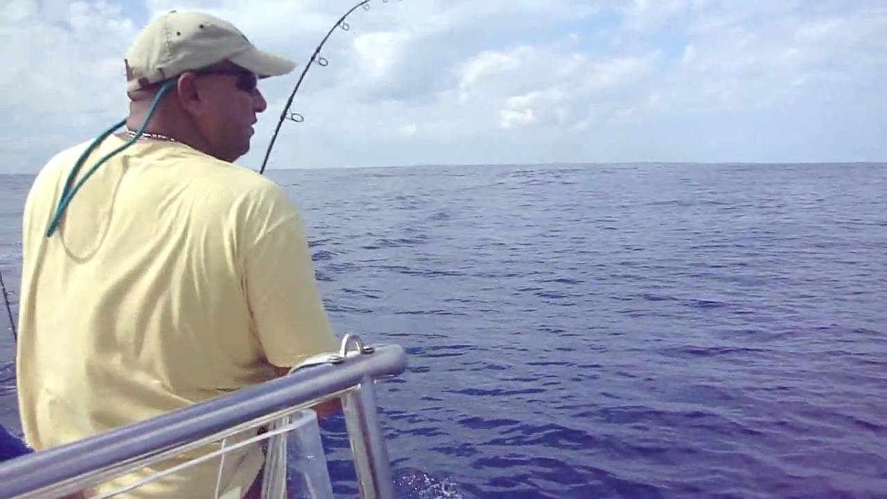 Fishing Dorado with a jigging rod. 