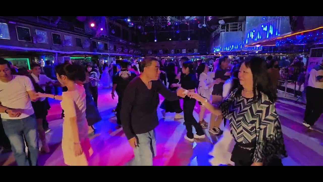 2025.12.04 皇妃二.四團隊，三周年慶，吉魯巴梭現場錄影。