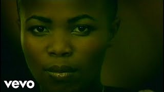 Watch Freshlyground Nomvula video