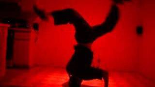 Bboy 360 doing Super HeadSpin