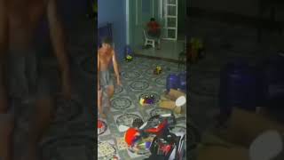 Download Lagu MENEGANGKAN ☠️‼️#animals #animal #kids #moments #dramatic #detikdetik #kejadian #menegangkan #shorts MP3