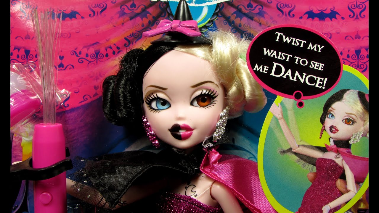 Bratzillaz Cloetta Spelletra - Magic Night Out - Dolls & Accessories