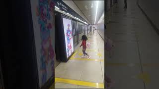bocil ramein stasiun mrt