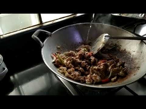 ผัดกึ๋นไก่ไส่หอมใหญ่จ้า ผัดกึ๋นไก่ไส่หอมใหญ่จ้า