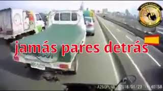 Motociclista Nunca Pares Detras Siempre A Un Lado