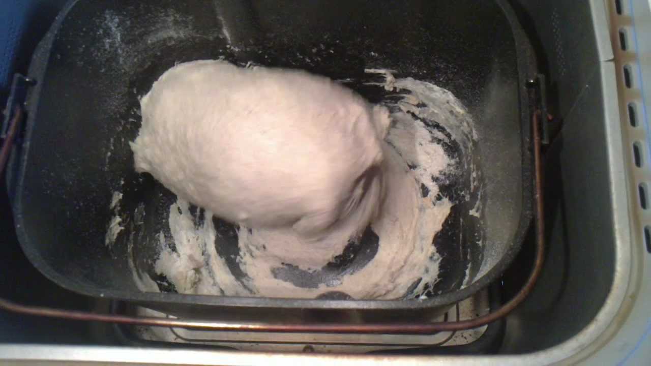Механический процесс замеса теста в хлебопечке - YouTube